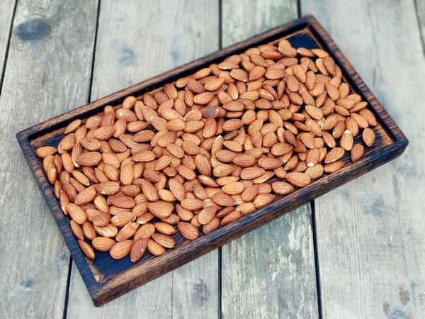 قیمت بادام منقا پوست کاغذی با کیفیت ارزان + خرید عمده
